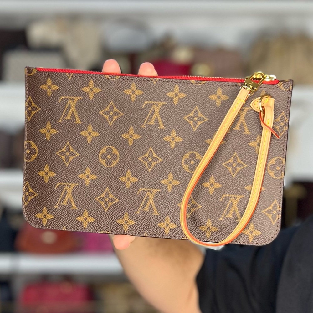 LV MONOGRAM POCHETTE